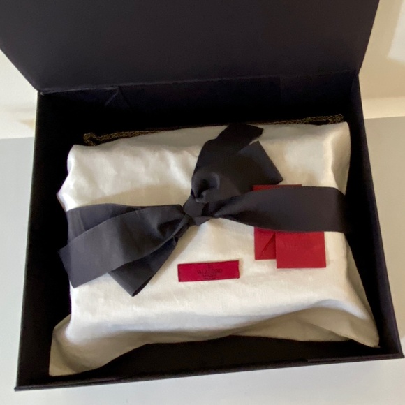 Large Light Grey / Gold Valentino Rockstud Spike Shoulder Bag New With T… - Picture 14 of 15